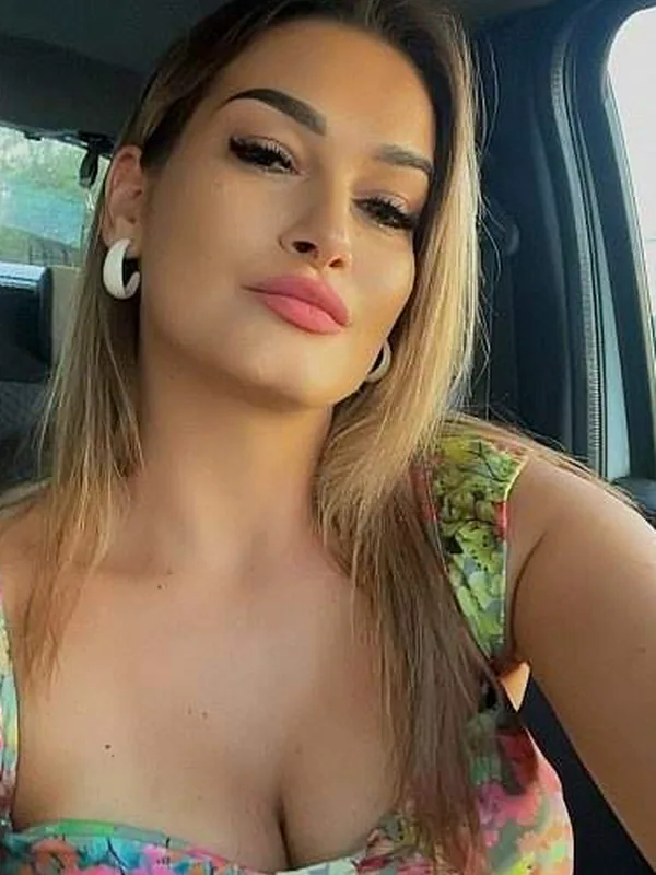 Mia, 24 ans, tchat coquin à Grenoble