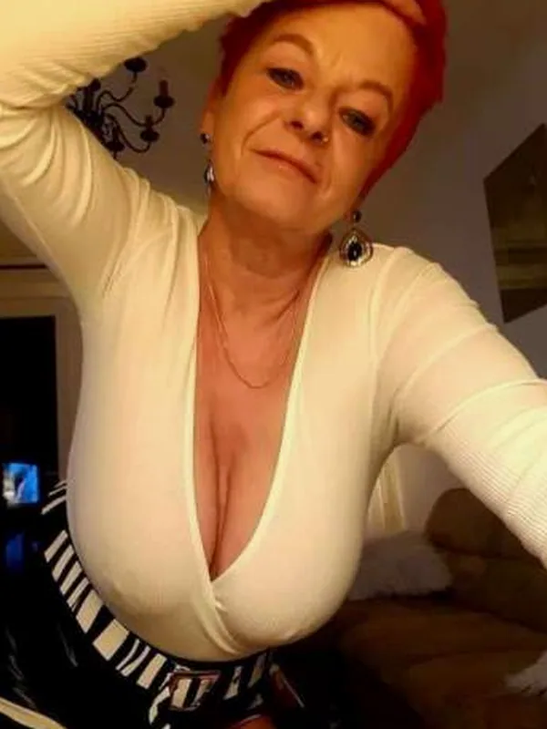 Blanche, 57 ans, tchat coquin à Nîmes