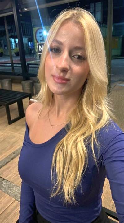 tchat sexy - Prunelli-di-Fiumorbo - À la machine à café, Ninon lâche enfin ce qu&rsquo;elle pense vraiment