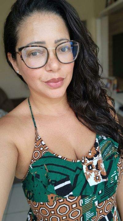 tchat sexy - Saint-Étienne-du-Rouvray - Au pair sage le jour, soif de conversations sans limites à Saint-Étienne-du-Rouvray