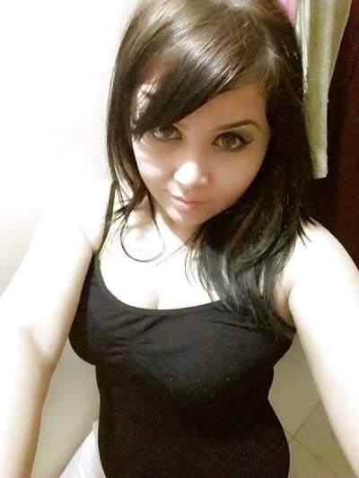 tchat sexy - Borgo - Sage en apparence, déchaînée en messages privés — Lea, 28 ans, Borgo