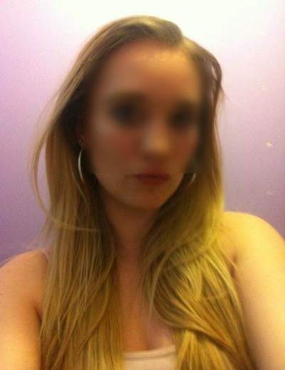 tchat sexy - Toulon - Sage le jour, Sandra 28 ans brûle de conversations sans filtre à Toulon