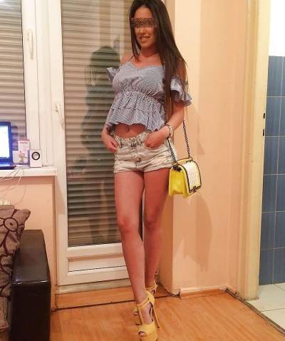 tchat sexy - Montauban - Vous cherchez un dialogue sexy avec une femme de 25 ans à Montauban?